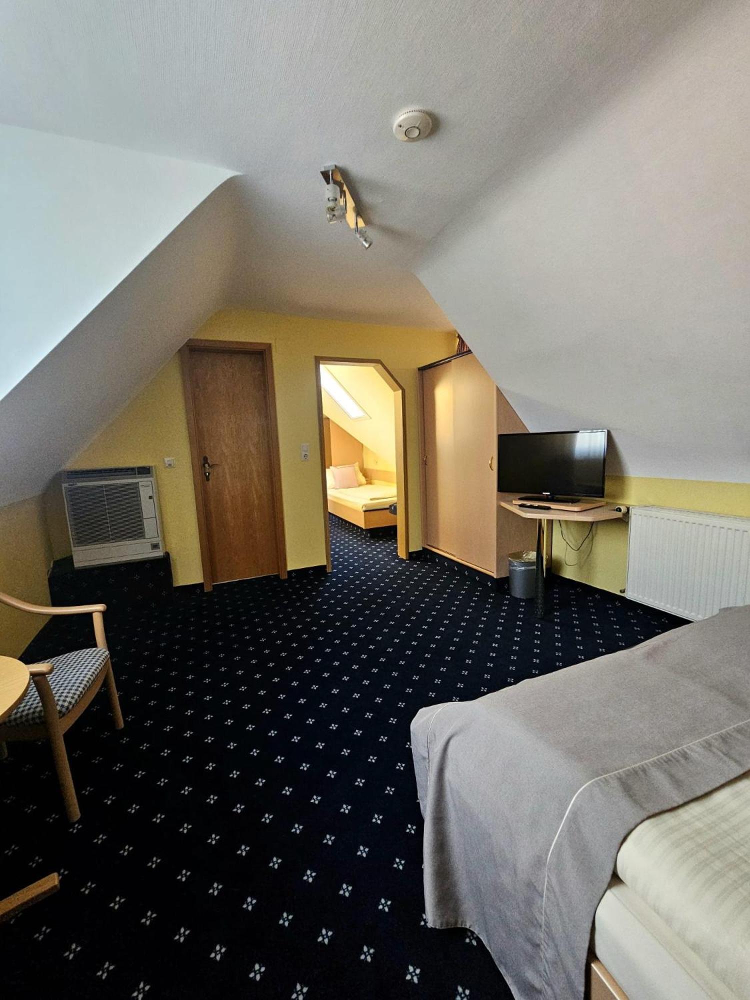 Hotel Ruedesheimer Hof Rüdesheim nad Renem Zewnętrze zdjęcie