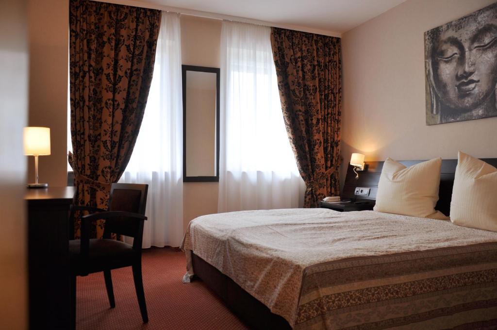 Hotel Ruedesheimer Hof Rüdesheim nad Renem Zewnętrze zdjęcie