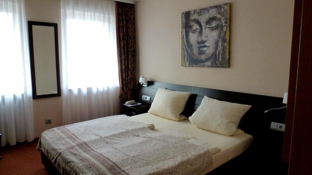 Hotel Ruedesheimer Hof Rüdesheim nad Renem Pokój zdjęcie
